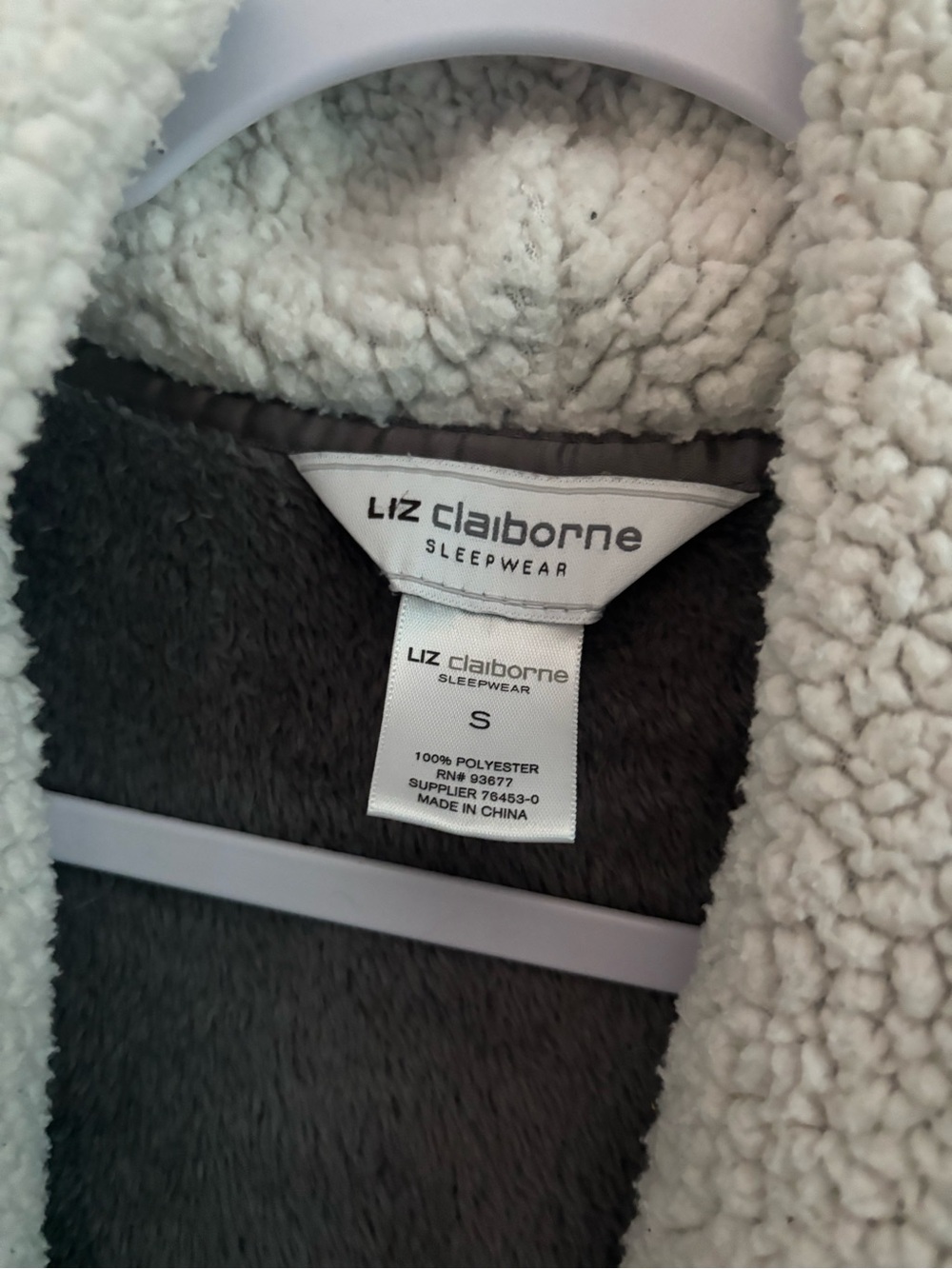 Liz Claiborne Gray Cable-Knit Shawl Robe with Cream Sherpa Trim - Picture 4 of 5